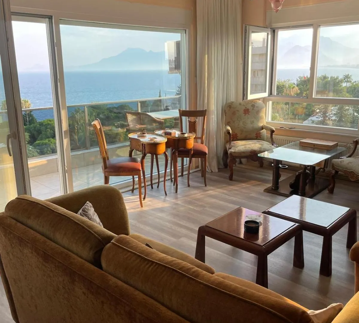 Bateau-hôtel Room Feeling Antalya